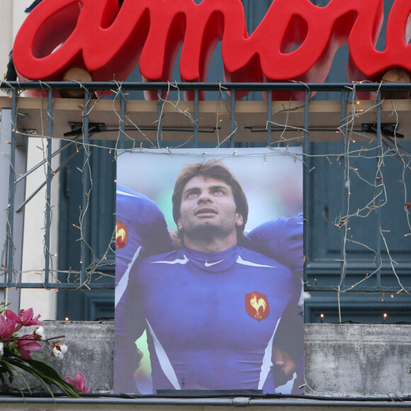 Exclusif - Préparatifs pour la cérémonie religieuse en hommage au joueur Christophe Dominici en l'église Saint-Cécile à Boulogne Billancourt le 2 décembre 2020 © Panoramic / Bestimage