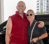 Mike Tindall et sa femme Zara arrivent à leur hôtel à Surfers Paradise, le 27 novembre 2022. 