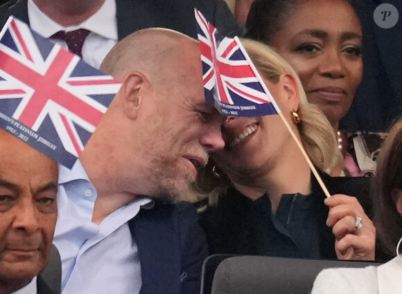 Mike Tindall et sa femme Zara Phillips Tindall - La famille royale d'Angleterre au concert du jubilé de platine de la reine d'Angleterre au palais de Buckingham à Londres. Le 4 juin 2022 