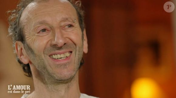 Alain lors du tournage de son portrait de "L'amour est dans le pré 2022", diffusé le 14 février, sur M6