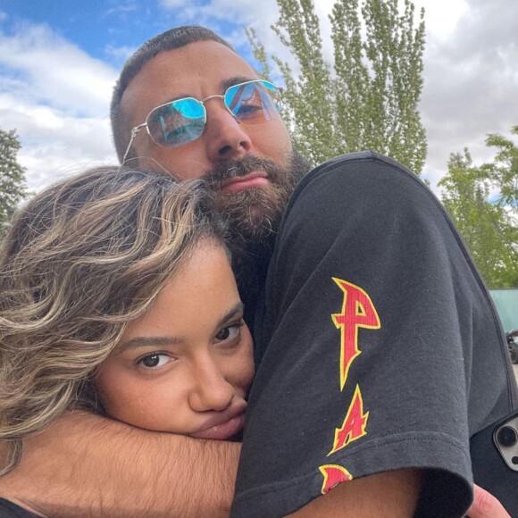 Karim Benzema et sa compagne, une rare photo postée par le mannequin sur Instagram le 24 novembre 2022.