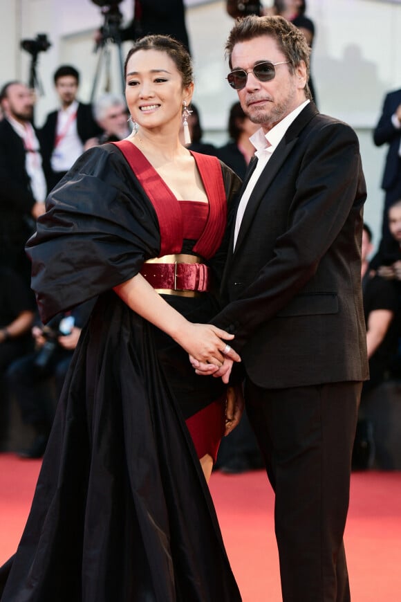 Gong Li et son compagnon Jean-Michel Jarre - Tapis rouge du film "Lan Xin Da Ju Yuan" (Saturday Fiction) lors du 76ème festival international du film de Venise, la Mostra, le 6septembre 2019. 