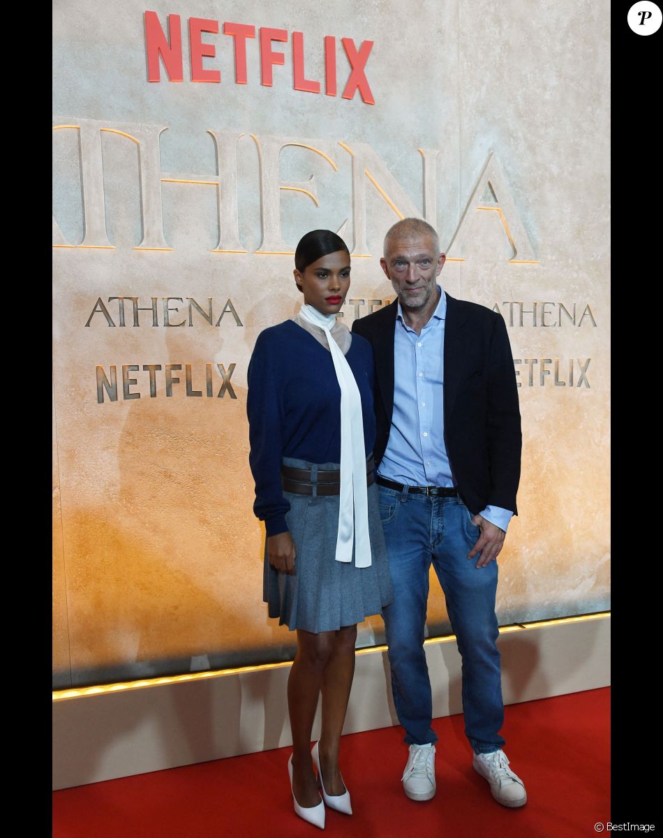 Vincent Cassel et Tina Kunakey - Avant-première du film "Athena" à la salle Pleyel à Paris le 13 septembre 2022 © Giancarlo Gorassini / Bestimage
