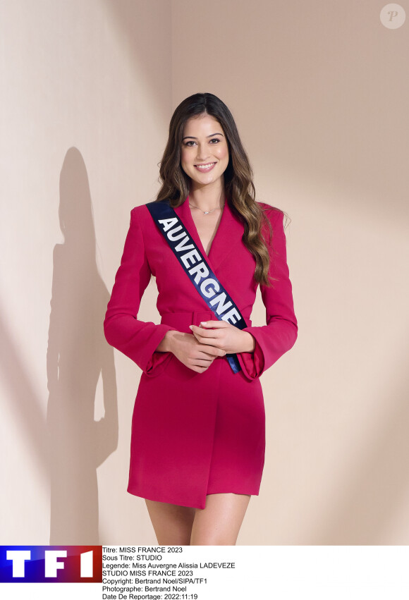 Miss Auvergne est Alissia Ladeveze, elle a 21 ans et est étudiante en Master publicité - Candidate à l'élection Miss France 2023 qui aura lieu le 17 décembre 2022.