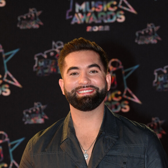 Kendji Girac au photocall de la 24ème édition des "NRJ Music Awards (NMA)" au Palais des Festivals à Cannes le 18 novembre 2022. © Rachid Bellak / Bestimage
