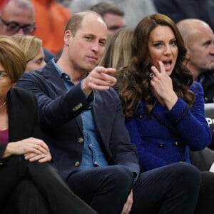 Le prince de Galles William et Kate Catherine Middleton, princesse de Galles, lors du match de basket "Boston Celtics vs Miami Heat" à Boston. Le 30 novembre 2022 