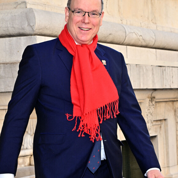 Le prince Albert II de Monaco, la princesse Stéphanie et sa fille Camille Gottlieb ont participé au déploiement des "Courtepointes" en mémoire des victimes du SIDA, au Musée Océanographique de Monaco, le 1er décembre 2022.