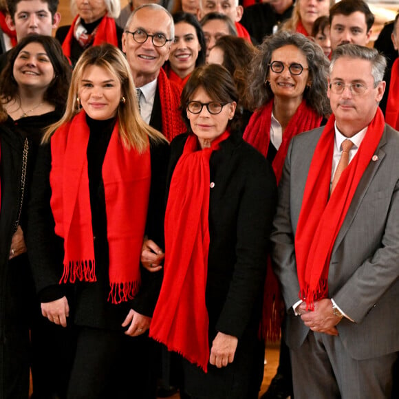 Le prince Albert II de Monaco, la princesse Stéphanie et sa fille Camille Gottlieb ont participé au déploiement des "Courtepointes" en mémoire des victimes du SIDA, au Musée Océanographique de Monaco, le 1er décembre 2022.