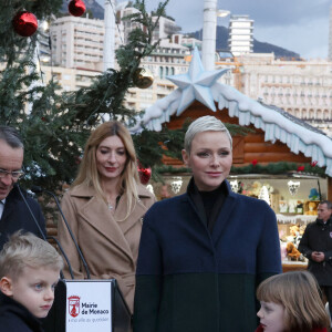 La princesse Charlene de Monaco, et ses enfants le prince Jacques et la princesse Gabriella lors de l'inauguration du marché de Noël à Monaco. Le 2 décembre 2022. © Claudia Albuquerque / Bestimage 