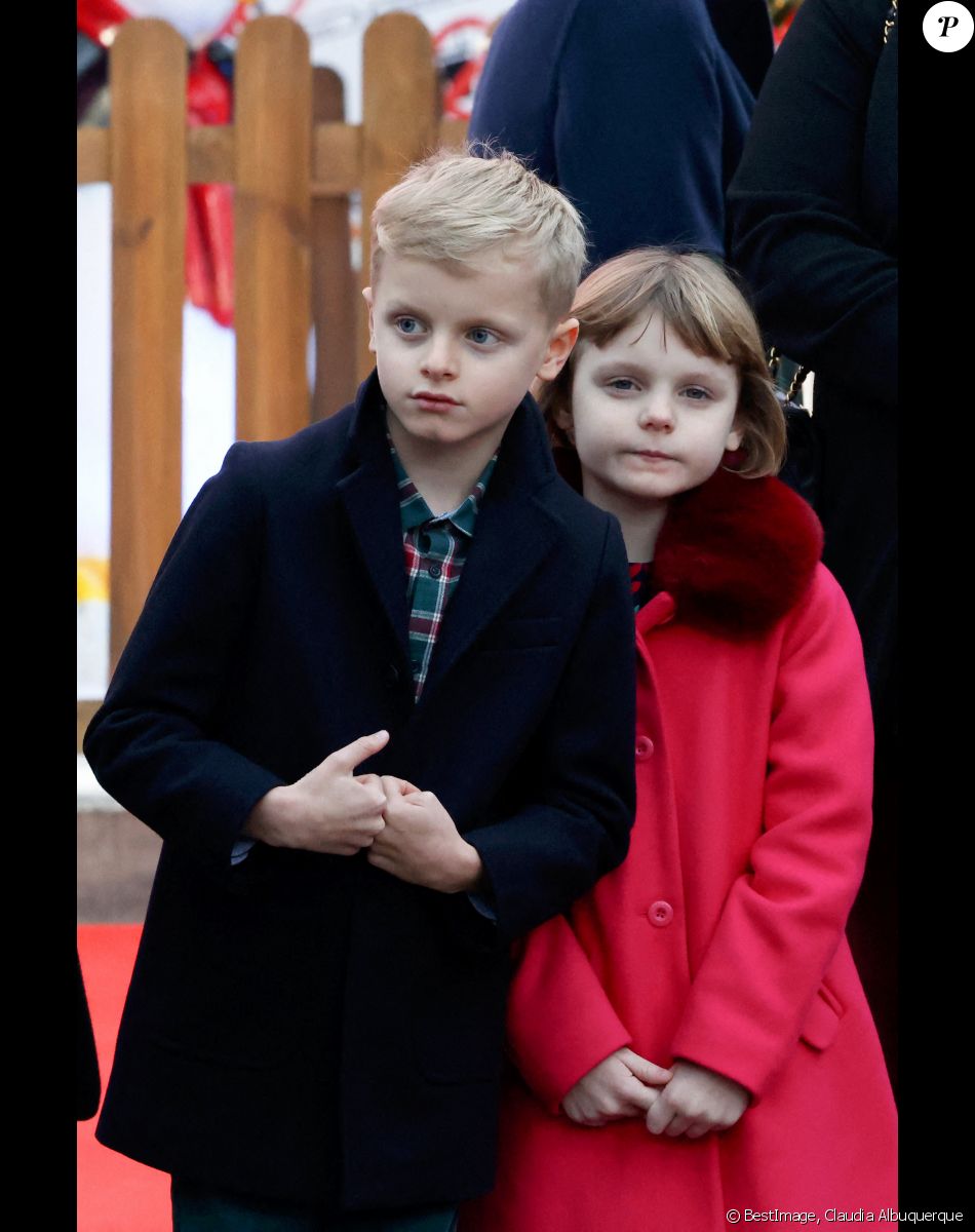 Le prince Jacques et la princesse Gabriella de Monaco lors de l'inauguration du marché de Noël à Monaco. Le 2 décembre 2022. © Claudia Albuquerque / Bestimage