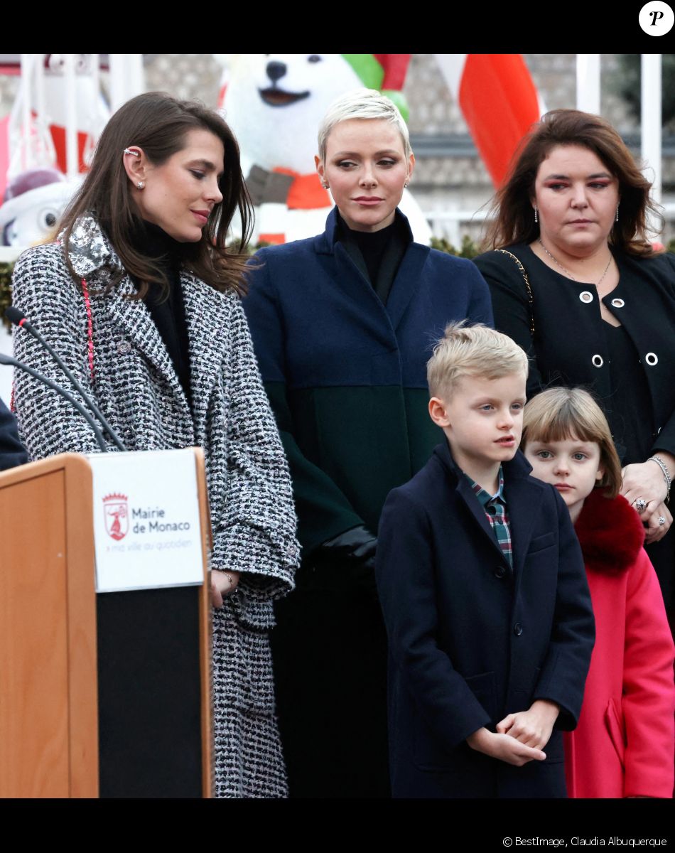 La princesse Charlène de Monaco, ses enfants, le prince Jacques et la princesse Gabriella, Charlotte Casiraghi, Mélanie de Massy lors de l'inauguration du marché de Noël à Monaco. Le 2 décembre 2022. © Claudia Albuquerque / Bestimage