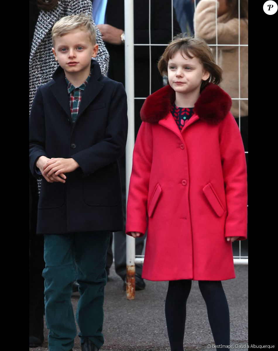 Le prince Jacques et la princesse Gabriella de Monaco lors de l'inauguration du marché de Noël à Monaco. Le 2 décembre 2022. © Claudia Albuquerque / Bestimage