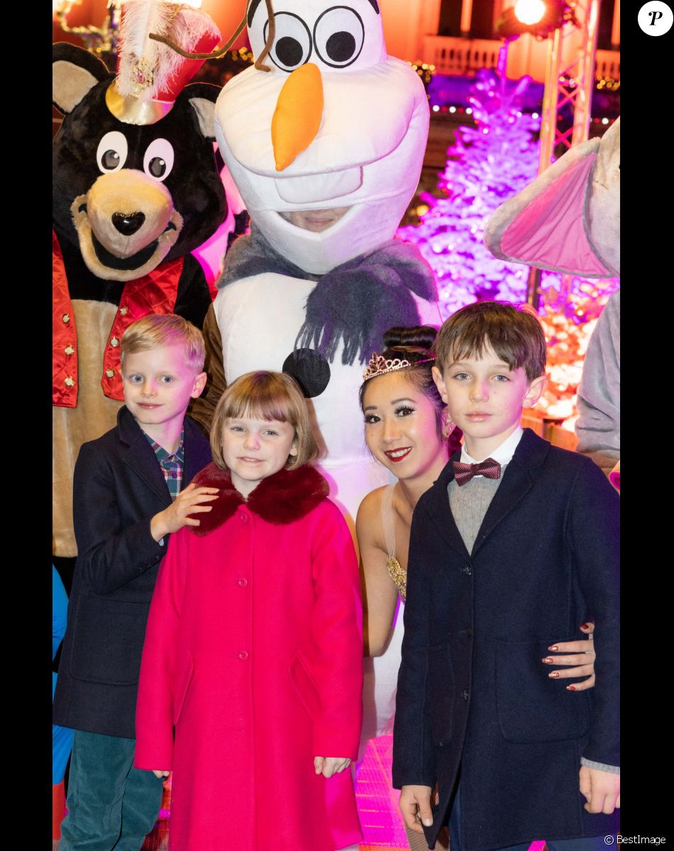 Le prince Jacques et la princesse Gabriella, Raphaël Elmaleh - Inauguration des illuminations de Noël du casino de Monte-Carlo à Monaco. Le 2 décembre 2022