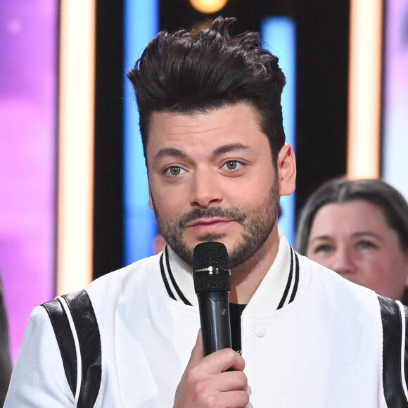Kev Adams - Les personnalités se mobilisent lors de la 36ème édition du Téléthon sur le plateau de France 2, avec pour parrain K.Adams, le 3 décembre 2022. © Coadic GUIREC / Bestimage