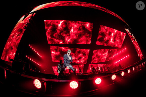 Exclusif - Johnny Hallyday en concert au POPB AccorHotels Arena à Paris. Le 27 novembre 2015 © Wino / Bestimage 