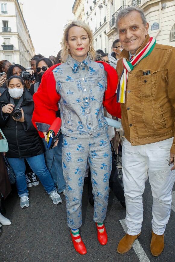 Jean-Charles de Castelbajac et sa femme Pauline de Drouas - Arrivées au défilé Vivienne Westwood Automne/Hiver 2022/2023 lors de la Fashion Week de Paris au Cabaret La Nouvelle Eve à Paris, France, le 5 mars 2022. © Veeren-Clovis/Bestimage 