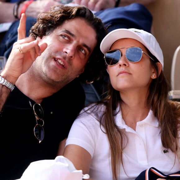 Joyce Jonathan et sa compagnon Martial Paoli - Les célébrités dans les tribunes lors des internationaux de France de Tennis de Roland Garros 2022 à Paris, France, le 2 juin 2022. © Dominique Jacovides/Bestimage 