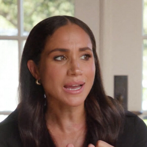 Meghan Markle révèle son goût prononcé pour le Scrabble dans une vidéo pour le magazine "Variety". Elle a confié que sa comédie romantique préférée est "Quand Harry rencontre Sally" et J.Roberts dans n'importe quel film. A propos du Scrabble, elle a dit "C'est quelque chose que j'aime depuis longtemps" avant d'ajouter "J'adore cuisiner. Je ne sais pas si beaucoup de gens le savent. Peut-être qu'ils le savent mais je fais une sauce bolognaise vraiment (incroyable) !". Le 19 octobre 2022. 