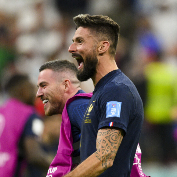 joie des joueurs de l equipe de France en fin de match GIROUD Olivier (FRA) au match de football de quart de finale opposant la France à l'Angleterre lors de coupe de Monde au stade Al Bayt à Al Khor au Qatar, le 10 décembre 2022. La France a gagné 2-1. © Jean-Baptiste Autissier/Panoramic/Bestimage 