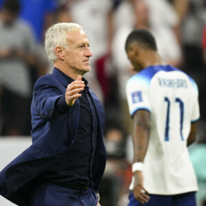 joie des joueurs de l equipe de France en fin de match Didier Deschamps entraineur / Selectionneur France au match de football de quart de finale opposant la France à l'Angleterre lors de coupe de Monde au stade Al Bayt à Al Khor au Qatar, le 10 décembre 2022. La France a gagné 2-1. © Jean-Baptiste Autissier/Panoramic/Bestimage 