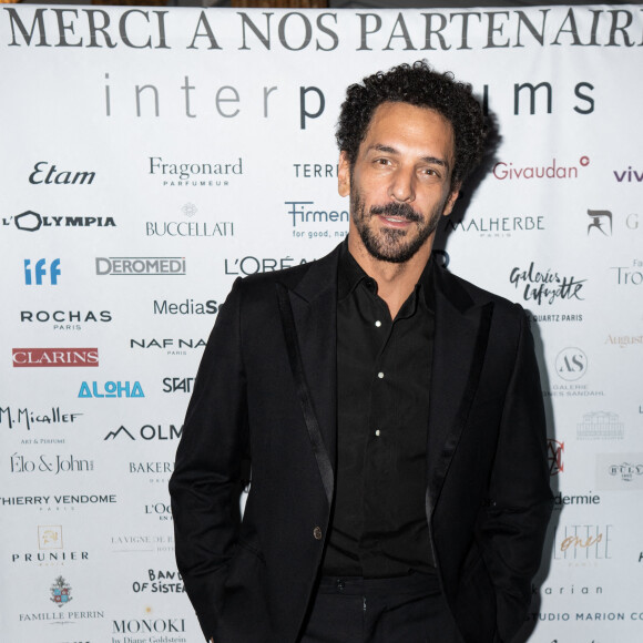 Exclusif - Tomer Sisley - Plusieurs célébrités du spectacle et de l'audiovisuel ont assisté à la soirée de gala de l'ONG "Elisecare", organisée au Pavillon Ledoyen le 7 décembre 2022. Ce dîner d'exception, concocté par le chef étoilé Yannick Alléno, a pour but de récolter des fonds pour aider les victimes de guerre et acheminer des dispensaires mobiles en Ukraine et en Arménie Sponsorisé par Interparfumes et en présence de la marraine de l'ONG Elisecare, Elsa Zylberstein, 70 marques ont apporté leur soutien à l'ONG Elisecare et ses actions à l'international. Anne Roumanoff a offert un extrait de son spectacle, et pour finir la soirée en beauté, la chanteuse November Ultra accompagnée par le pianiste Yaron Herman ont envouté la salle. Depuis 2012, cette organisation intervient dans les pays décimés par les conflits et prend en charge les populations civiles rescapées et victimes de violences et de tortures. L'ONG offre, à travers des dispensaires mobiles, une prise en charge médicale et psychologique complète en Irak, Syrie, Éthiopie, Liban, Ukraine et Arménie. Plus de 100 000 personnes ont déjà été sauvées grâce aux cliniques ambulantes de l'ONG. © Anthony MKRTCHIAN via Bestimage