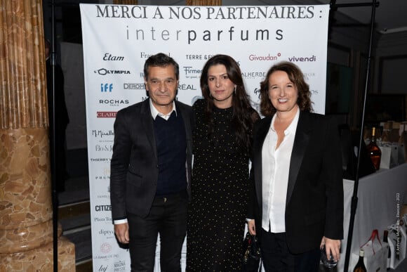 Exclusif - Philippe Bénacin (président général d'Interparfums) et Elise Boghossian (Présidente Elisecare), Anne Roumanoff - Plusieurs célébrités du spectacle et de l'audiovisuel ont assisté à la soirée de gala de l'ONG "Elisecare", organisée au Pavillon Ledoyen le 7 décembre 2022. Ce dîner d'exception, concocté par le chef étoilé Yannick Alléno, a pour but de récolter des fonds pour aider les victimes de guerre et acheminer des dispensaires mobiles en Ukraine et en Arménie Sponsorisé par Interparfumes et en présence de la marraine de l'ONG Elisecare, Elsa Zylberstein, 70 marques ont apporté leur soutien à l'ONG Elisecare et ses actions à l'international. Anne Roumanoff a offert un extrait de son spectacle, et pour finir la soirée en beauté, la chanteuse November Ultra accompagnée par le pianiste Yaron Herman ont envouté la salle. Depuis 2012, cette organisation intervient dans les pays décimés par les conflits et prend en charge les populations civiles rescapées et victimes de violences et de tortures. L'ONG offre, à travers des dispensaires mobiles, une prise en charge médicale et psychologique complète en Irak, Syrie, Éthiopie, Liban, Ukraine et Arménie. Plus de 100 000 personnes ont déjà été sauvées grâce aux cliniques ambulantes de l'ONG. © Anthony MKRTCHIAN via Bestimage