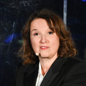 Exclusif - Anne Roumanoff - Plusieurs célébrités du spectacle et de l'audiovisuel ont assisté à la soirée de gala de l'ONG "Elisecare", organisée au Pavillon Ledoyen le 7 décembre 2022. Ce dîner d'exception, concocté par le chef étoilé Yannick Alléno, a pour but de récolter des fonds pour aider les victimes de guerre et acheminer des dispensaires mobiles en Ukraine et en Arménie Sponsorisé par Interparfumes et en présence de la marraine de l'ONG Elisecare, Elsa Zylberstein, 70 marques ont apporté leur soutien à l'ONG Elisecare et ses actions à l'international. Anne Roumanoff a offert un extrait de son spectacle, et pour finir la soirée en beauté, la chanteuse November Ultra accompagnée par le pianiste Yaron Herman ont envouté la salle. Depuis 2012, cette organisation intervient dans les pays décimés par les conflits et prend en charge les populations civiles rescapées et victimes de violences et de tortures. L'ONG offre, à travers des dispensaires mobiles, une prise en charge médicale et psychologique complète en Irak, Syrie, Éthiopie, Liban, Ukraine et Arménie. Plus de 100 000 personnes ont déjà été sauvées grâce aux cliniques ambulantes de l'ONG. © Coadic Guirec/Bestimage