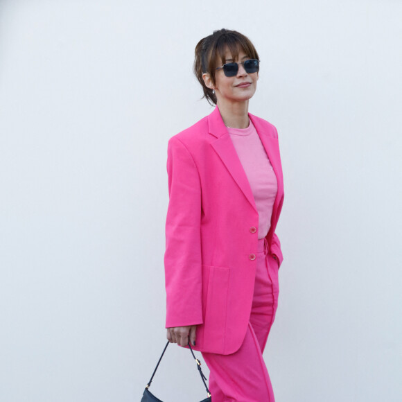 Sophie Marceau - Les célébrités au photocall du défilé Jacquemus pour la présentatation de la toute dernière collection "Le Raphia" au Bourget, Seine-Saint-Denis (93), France, le 12 décembre 2022. Habitué à ne pas suivre le calendrier de la Fashion Week de Paris, le designer a présenté sa toute dernière collection "Le Raphia" avec l'une une de ses couleurs favorites : le beige. © Veeren-Clovis/Bestimage 