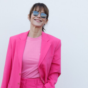 Sophie Marceau - Les célébrités au photocall du défilé Jacquemus pour la présentatation de la toute dernière collection "Le Raphia" au Bourget, Seine-Saint-Denis (93), France, le 12 décembre 2022. Habitué à ne pas suivre le calendrier de la Fashion Week de Paris, le designer a présenté sa toute dernière collection "Le Raphia" avec l'une une de ses couleurs favorites : le beige. © Veeren-Clovis/Bestimage 