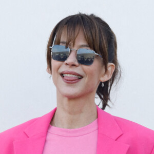 Sophie Marceau - Les célébrités au photocall du défilé Jacquemus pour la présentatation de la toute dernière collection "Le Raphia" au Bourget, Seine-Saint-Denis (93), France. Habitué à ne pas suivre le calendrier de la Fashion Week de Paris, le designer a présenté sa toute dernière collection "Le Raphia" avec l'une une de ses couleurs favorites : le beige. © Veeren-Clovis/Bestimage 