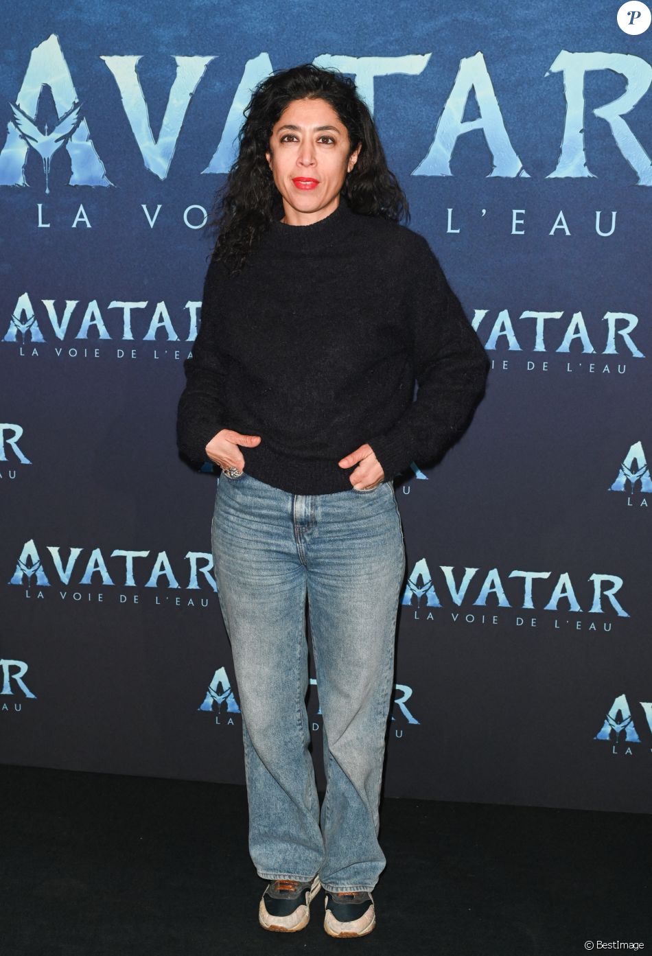 Naidra Ayadi - Première du film Avatar 2 : La Voie de l'eau au cinéma