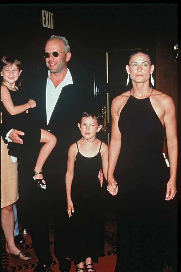 Bruce Willis et Demi Moore avec leurs filles en 1996.