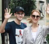 Céline Dion et son fils René-Charles (avec une nouvelle coupe de cheveux) quittent l'hôtel Royal Monceau et se rendent chez Louis Vuitton sur les Champs-Elysées à Paris le 19 juillet 2017. 