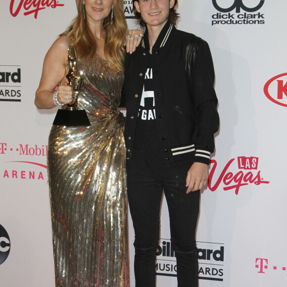 Céline Dion et son fils René Charles Angélil au press room de la soirée Billboard Music Awards à T-Mobile Arena à Las Vegas, le 22 mai 2016 