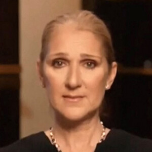 Céline Dion a annoncé le report une nouvelle fois de sa tournée européenne. " J'éprouve des problèmes de santé depuis longtemps et ce n'est pas facile pour moi d'y faire face. Ça m'attriste énormément de devoir vous dire que je ne serai pas prête à recommencer ma tournée en Europe en février ", a-t-elle expliqué, visiblement émue, dans une courte vidéo diffusée sur son compte Instagram. © Capture Instagram via Bestimage 