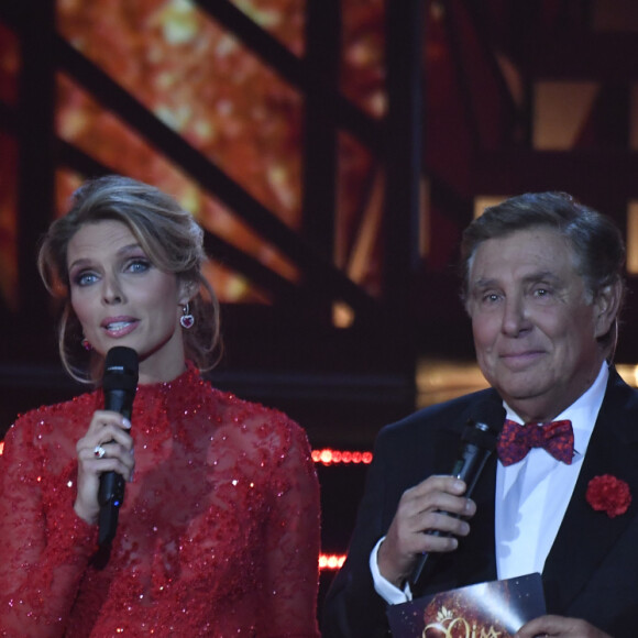 Sylvie Tellier émue pour ses adieux à Miss France, le 17 décembre 2022, lors de la cérémonie Miss France 2023