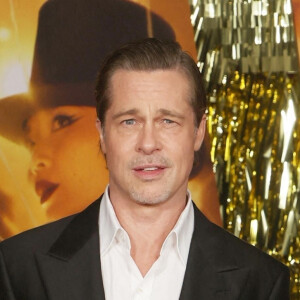 Brad Pitt au photocall lors de la première du film Babylon à Los Angeles le 15 décembre 2022. 