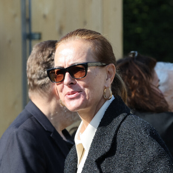 Carole Bouquet - Obsèques de la chanteuse Régine au Crematorium du cimetière du Père-Lachaise à Paris. Le 9 mai 2022 © Jacovides-Moreau / Bestimage 