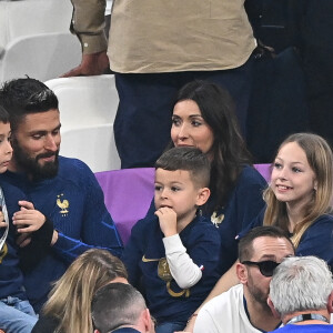 Olivier Giroud, sa femme Jennifer Giroud et leurs enfants - People et joueurs en famille dans les tribunes lors du match de demi-finale "France - Maroc" lors de la Coupe du Monde 2022 au Qatar (FIFA World Cup Qatar 2022) le 14 décembre 2022. © Philippe Perusseau / Bestimage