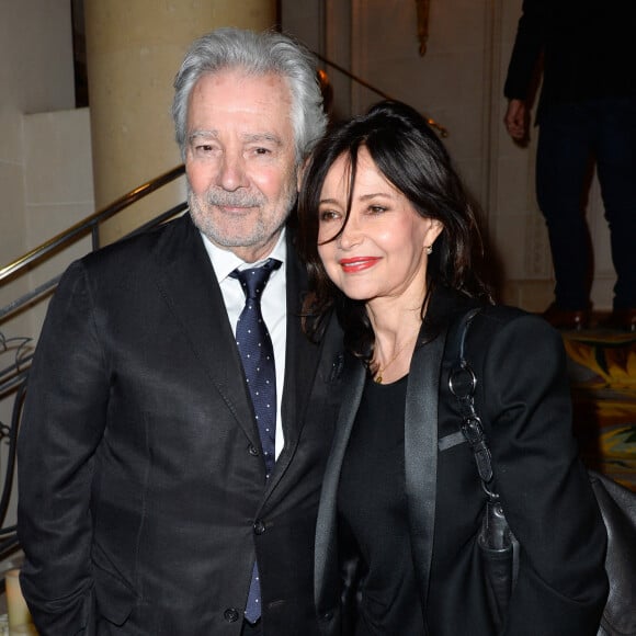 Pierre Arditi avec sa femme Evelyne Bouix - Dîner de gala de la première édition des prix "les Stéthos d'Or" en faveur de la Fondation pour la recherche en physiologie dont le docteur Frédéric Saldmann est le directeur scientifique à l'hôtel George V à Paris le 13 mars 2017. © Coadic Guirec/Bestimage 