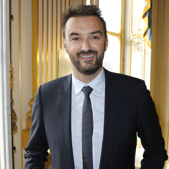 Cyril Lignac - Cérémonie de remise des insignes de Commandeur dans l'Ordre des Arts et des Lettres à Pierre Hermé et de Chevalier dans l'Ordre des Arts et des Lettres à David Sinapian au Ministère de la Culture à Paris. © Marc Ausset-Lacroix/Bestimage 