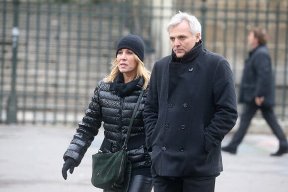 Mathilde Seigner et son compagnon Mathieu Petit à Paris - Le 9 décembre 2017 