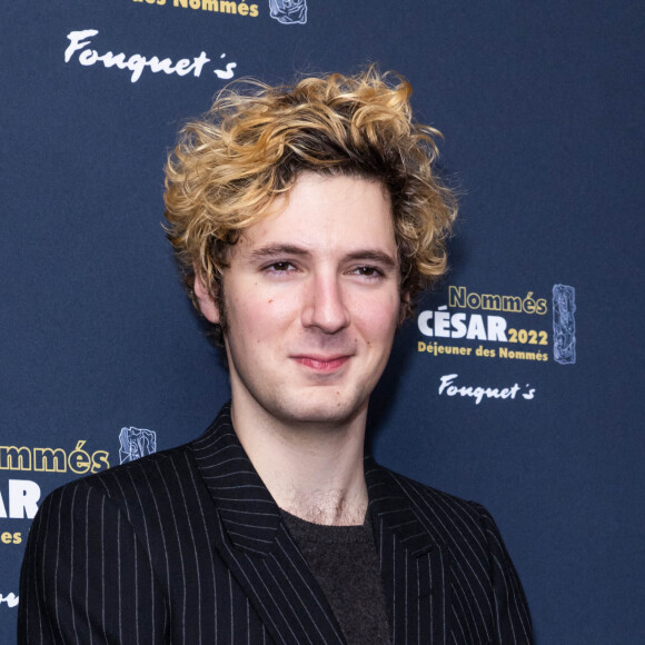 Vincent Lacoste (habillé en Céline) au photocall du déjeuner des nommés aux César 2022 au Fouquet's à Paris, France, le 6 février 2022. © Olivier Borde/Bestimage