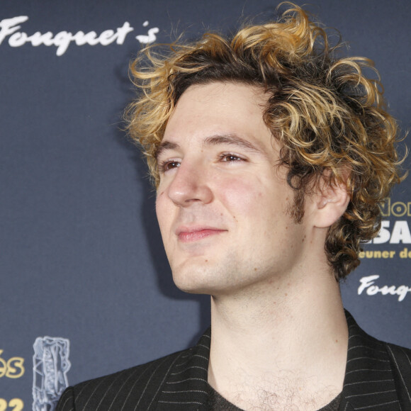 Vincent Lacoste - Photocall des nommés aux César au Fouquet's à Paris, le 6 février 2022. © Christophe Aubert/Bestimage