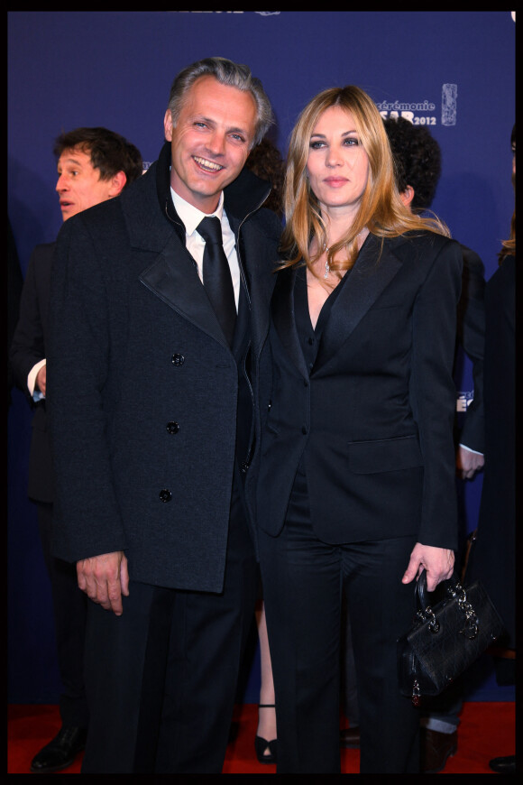 Mathilde Seigner et son compagnon Mathieu Petit à Paris le 24 février 2012.