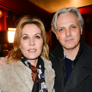 Mathilde Seigner et son compagnon Mathieu Petit au théâtre Hébertot à Paris © Coadic Guirec/Bestimage