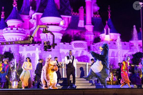 Exclusif - Black M - Jour 1 - Tournage de l'émission "Nuit magique dans le monde de Disney" à Disneyland Paris, diffusée le 27 décembre sur M6 © Tiziano Da Silva-Cyril Moreau / Bestimage 