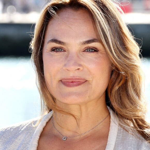 Mélanie Maudran au photocall de la série "Un si grand soleil" lors de la 24ème édition du Festival de la Fiction TV de La Rochelle, France, le 17 septembre 2022. © Patrick Bernard/Bestimage 