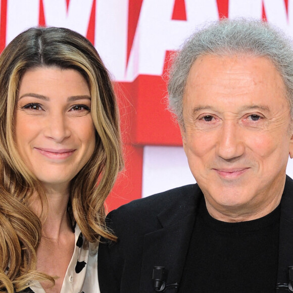 Exclusif - Chloé Nabédian et Michel Drucker - Enregistrement de l'émission Vivement dimanche au studio Gabriel, présentée par M.Drucker, et diffusée sur France 3 le 1er janvier 2023. © Guillaume Gaffiot / Bestimage 