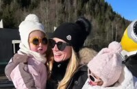 Carole Carat en vacances à la montagne avec sa famille.